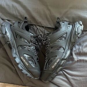 Size 10 - Balenciaga Track Triple Black No LED W bag